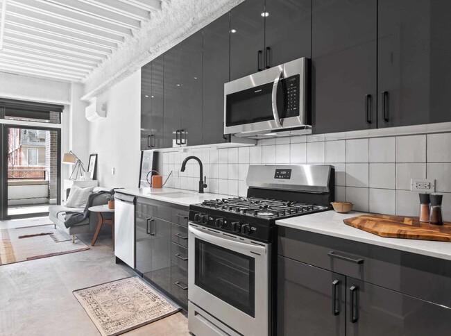Foto del edificio - 1220 W. Jackson - New Apartments Available...