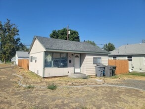Building Photo - 401 Sanford Ave