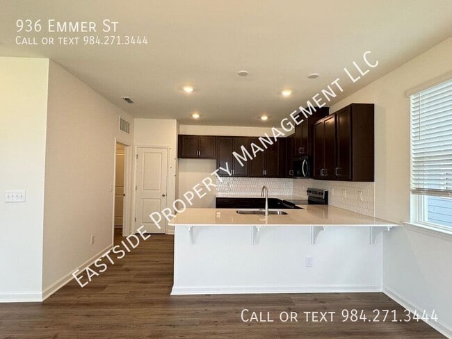 Building Photo - 936 Emmer St