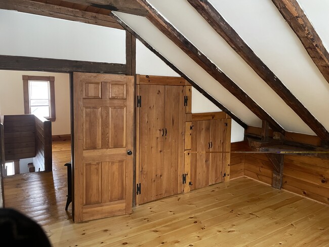 Building Photo - 35 Pleasant St