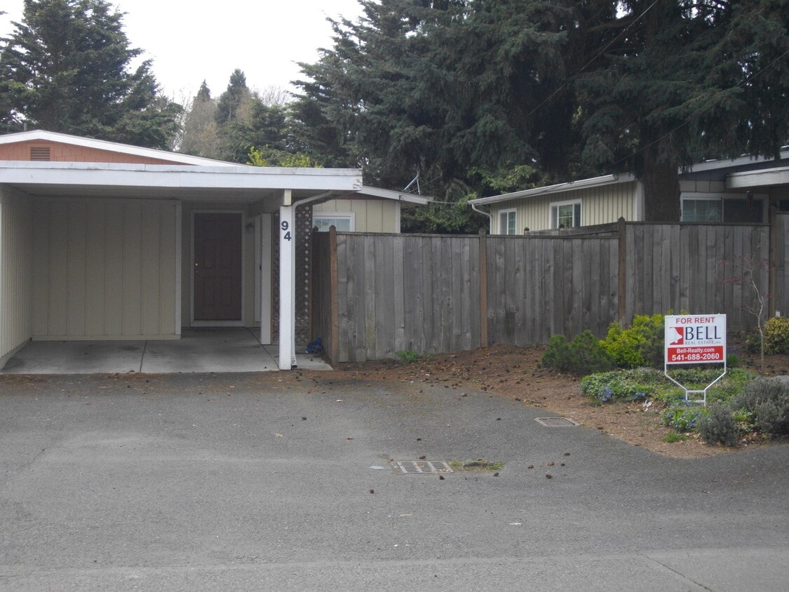 92-94 Kourt Dr Unit 94, Eugene, OR 97404 - Room for Rent in Eugene, OR ...