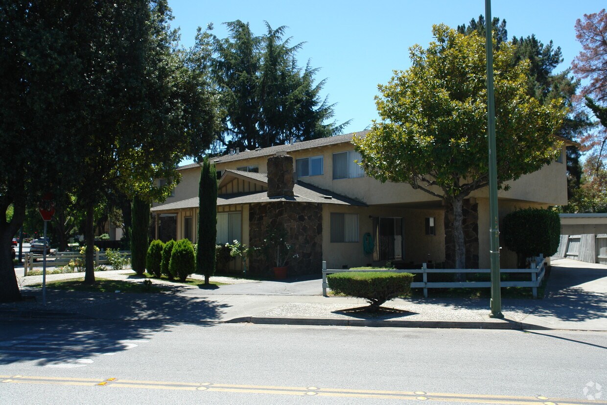 Foto del edificio - 1147 Leigh Ave