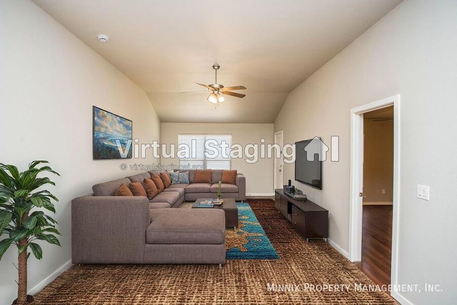 Primary Photo - 2113 N Jayton Ave