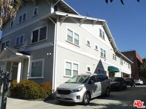 Building Photo - 1821 W 12th Pl