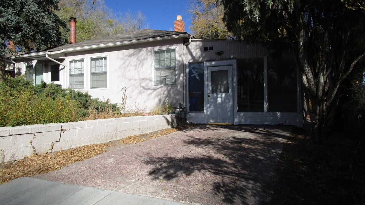 Primary Photo - 512 W Uintah St