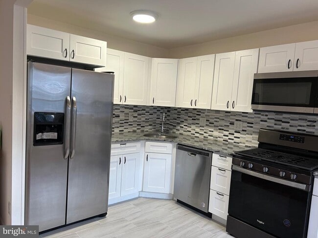 Building Photo - 3004 Secane Dr