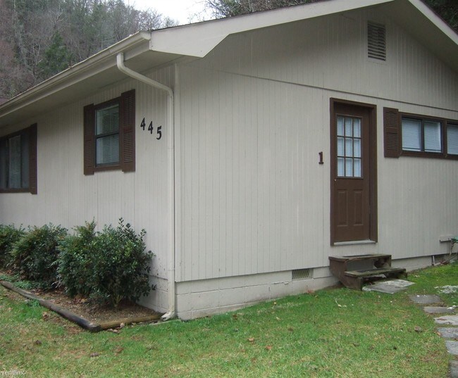 Building Photo - 445 Dudley Creek Rd