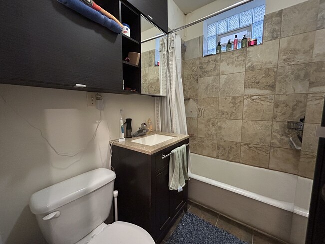 Foto del edificio - 4621 N Rockwell St