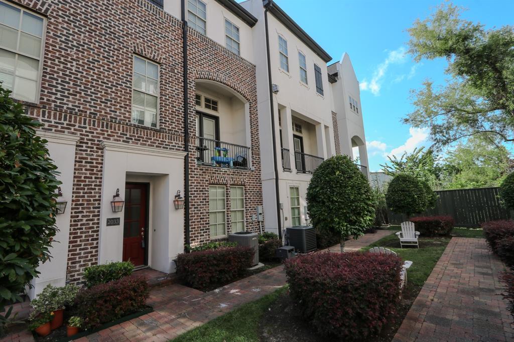 Primary Photo - 2033 Fannin St