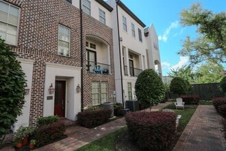 Building Photo - 2033 Fannin St