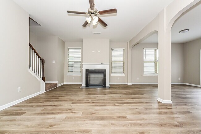 Foto del edificio - 360 Lossie Ln