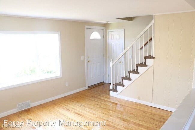 Building Photo - 4 br, 2 bath House - 90 Spear Rd