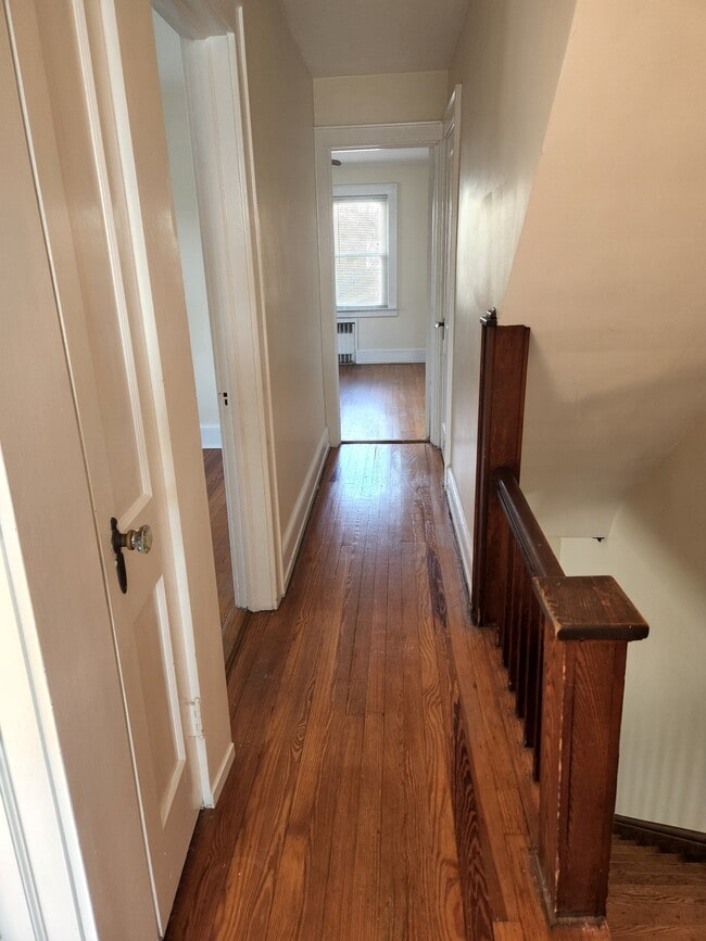 18 Meeker Pl Unit B, Millburn, NJ 07041 Apartments in Millburn, NJ
