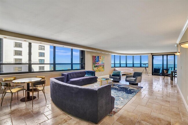 Foto del edificio - 10175 Collins Ave