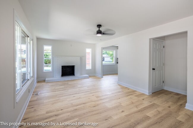 Building Photo - 409 Eastover Ave