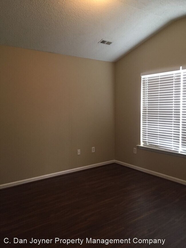 Foto del edificio - 2 br, 2 bath House - 407 Glenlea Lane