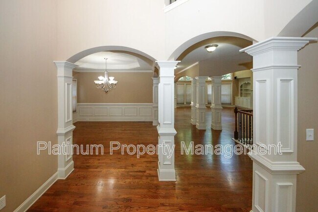 Building Photo - 4580 Wykeshire Ct