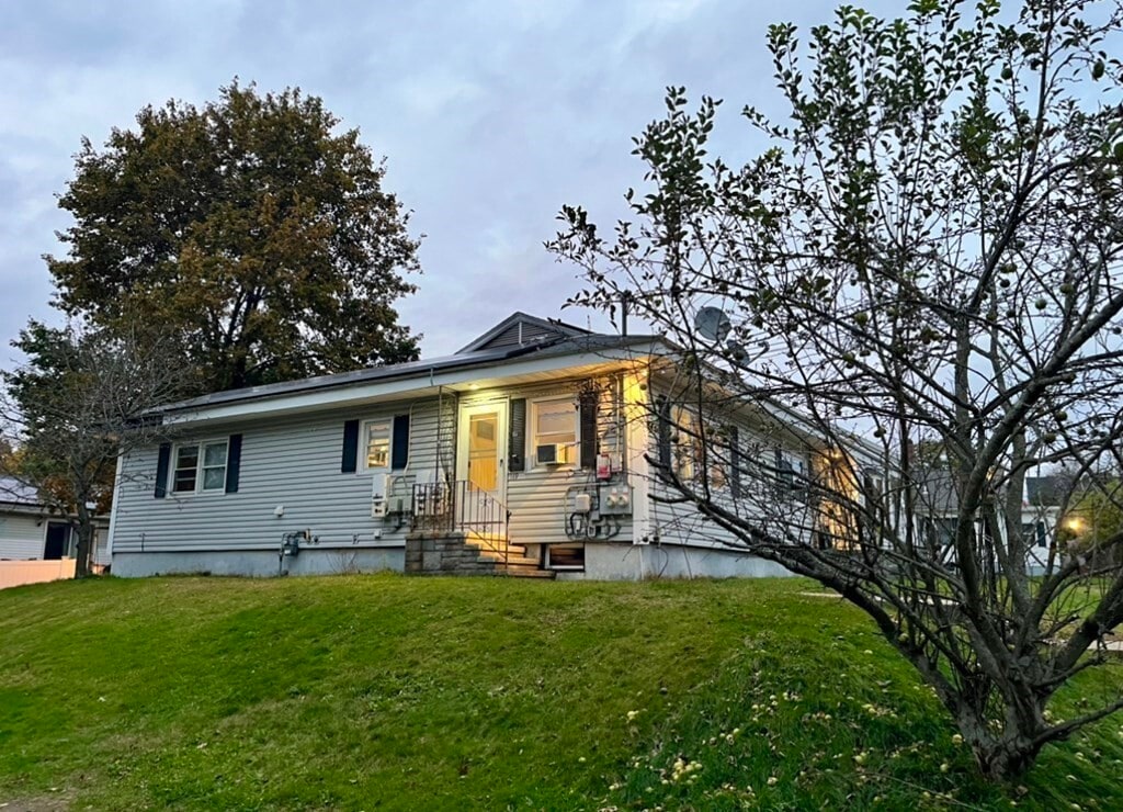 119 Malwood Ave, Dracut, MA 01826 Townhome Rentals in Dracut MA