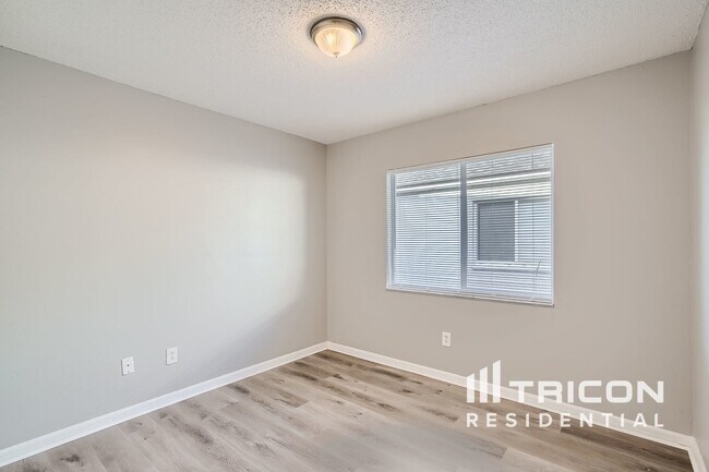 Foto del edificio - 11809 Brenford Crest Dr