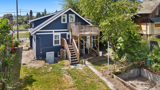Building Photo - 4716 7th Ave NE