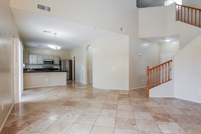 Building Photo - 11217 W Davis Ln