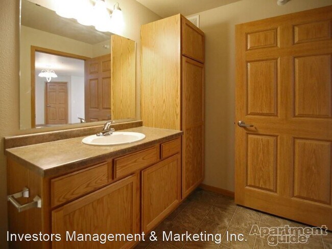 Foto del edificio - 2700-2720 20th Ave SW