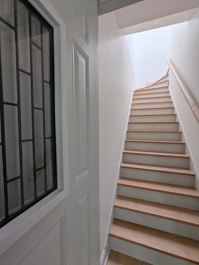 Foto del edificio - 1821 W Greenleaf Ave