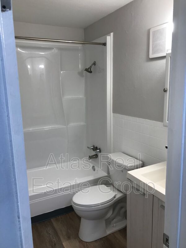Foto del edificio - 16300 E Colfax Ave