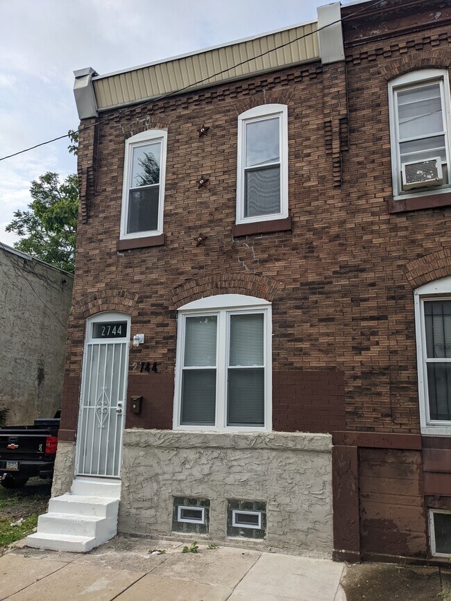 Foto del edificio - 2744 W Sterner St
