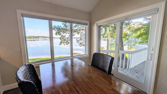 Building Photo - Three Bedroom Home on Austin Lake
