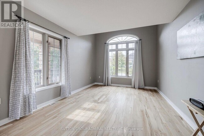 Photo du bâtiment - 132 Brown Wood Dr