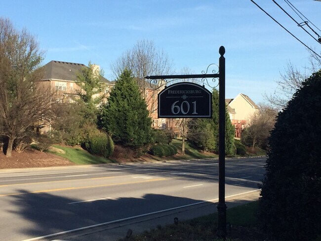 Building Photo - 601 Old Hickory Blvd