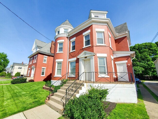 Building Photo - 301w8th