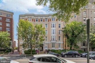 Building Photo - 2006 Columbia Rd NW