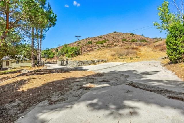 Building Photo - 2219 Willow Glen Rd