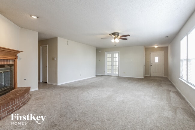 Foto del edificio - 9192 Huntleigh Cir