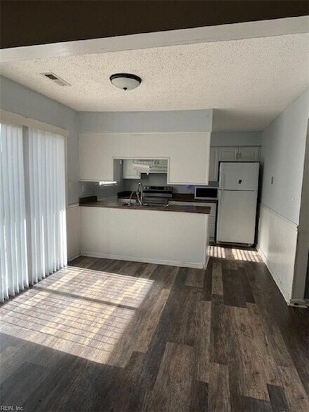 Foto del edificio - 1720 Rueger St