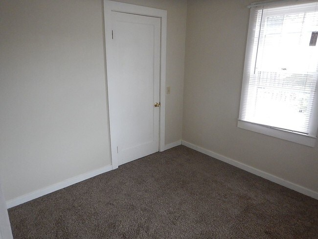 Building Photo - 3 br, 1 bath House - 416 S Main Street