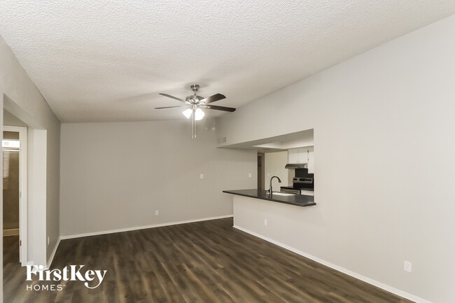 Foto del edificio - 4050 E Walatowa St