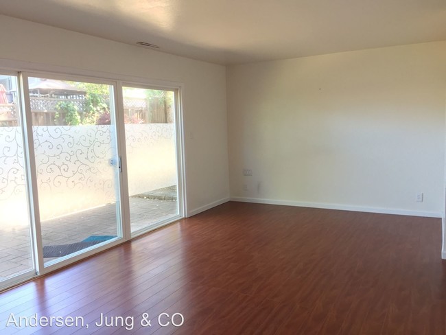 Building Photo - 4 br, 2.5 bath House - 1930 Bayview Ave.
