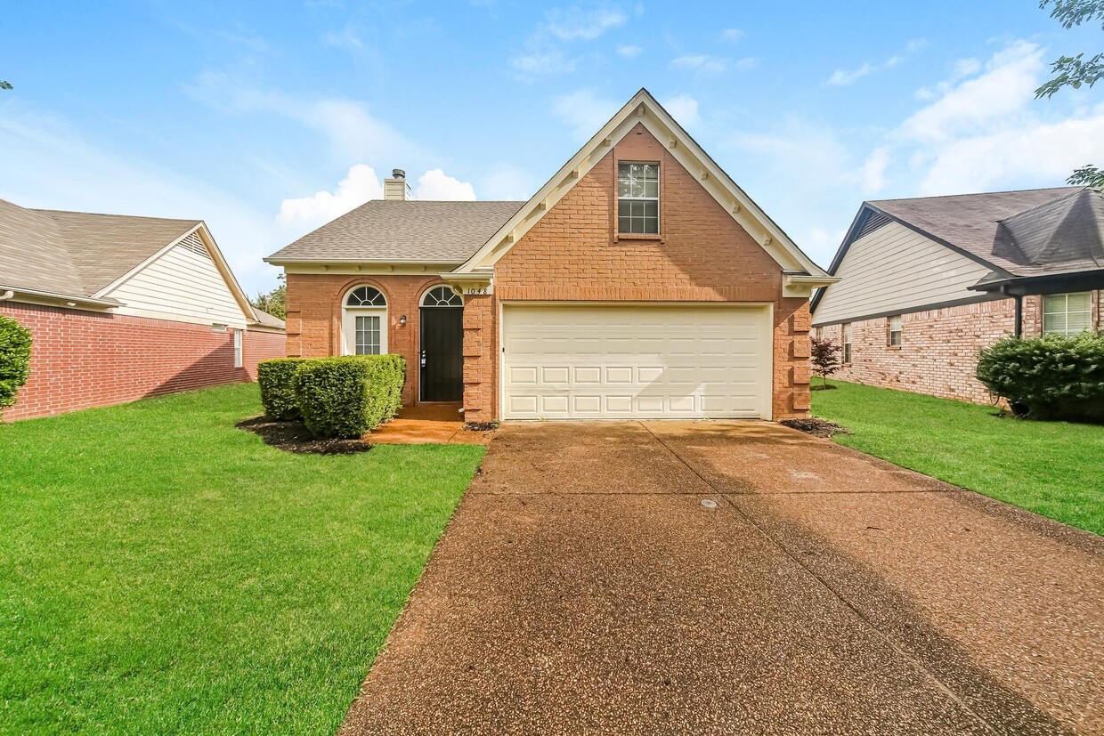 Foto principal - 1048 Cross Wood Ln