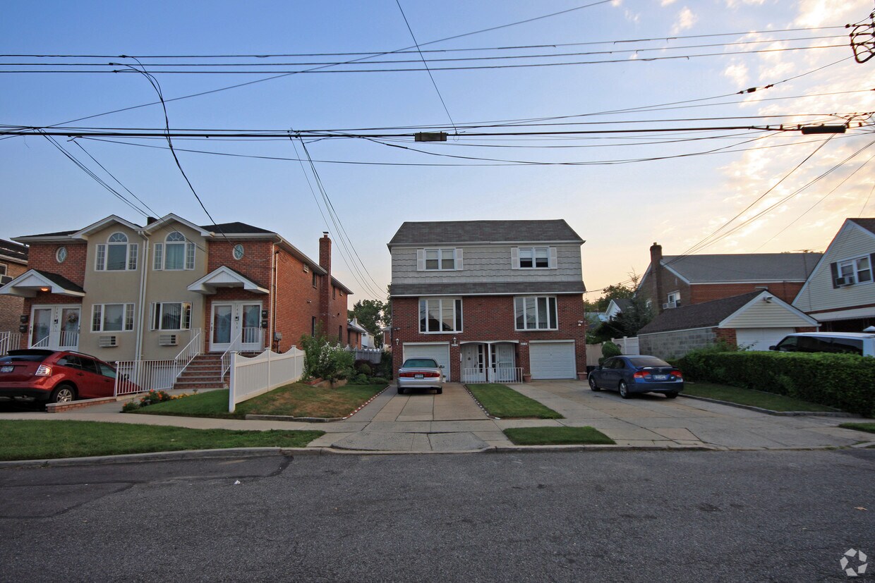 14955 23 Ave, Whitestone, NY 11357 Apartments in Whitestone, NY