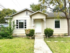 Building Photo - 306 Koch St