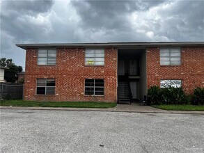 Building Photo - 7 Gastel Cir