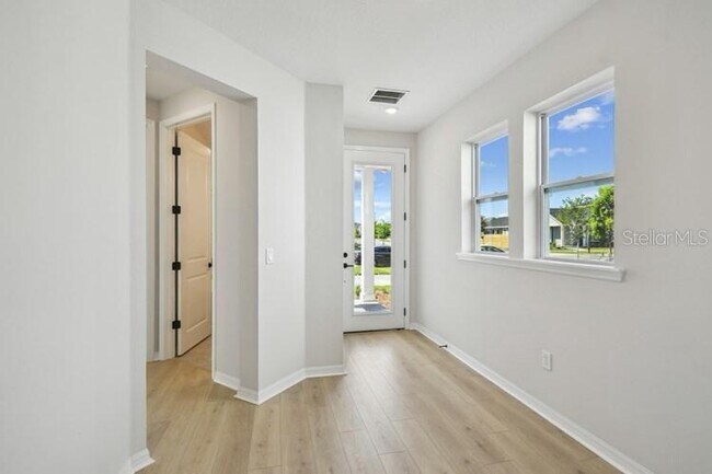 Foto del edificio - 3077 Voyager Ave