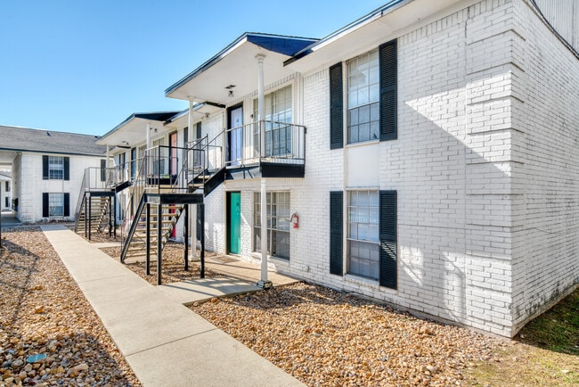 Midtown Manor and Towers Apartments - Midtown Manor and Towers