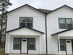 Building Photo - 8218 Parker Rd