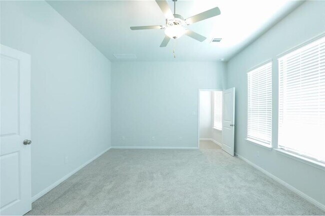 Building Photo - 135 Horseshoe Cove