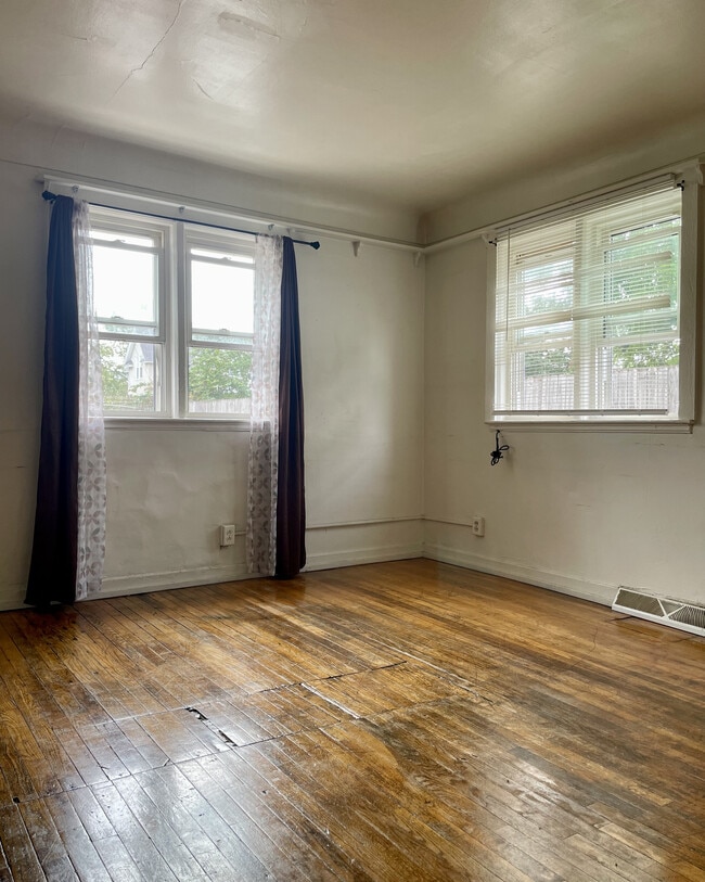 Living Room - 208 W 14th St