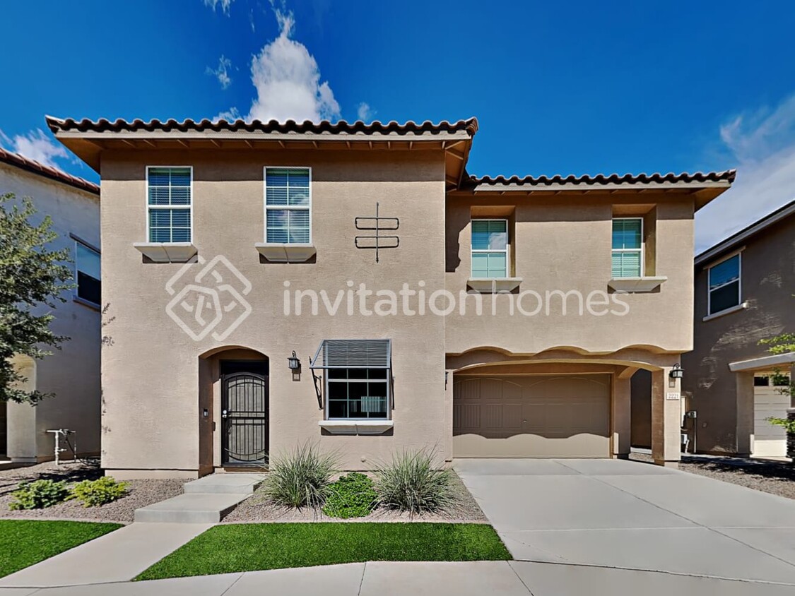 Primary Photo - 2221 S Jacana Ct